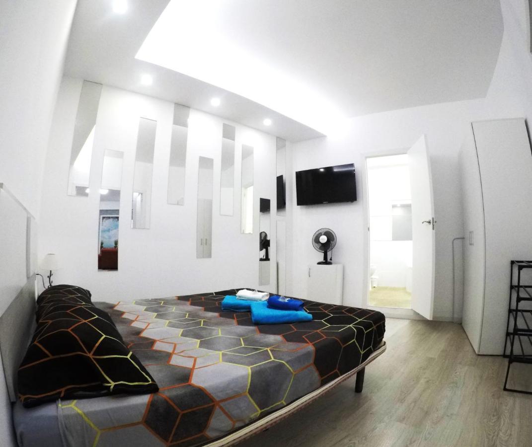 Fantastic 2 Bedrooms, Just 20 Meters From Ocean Playa de las Américas Exterior foto